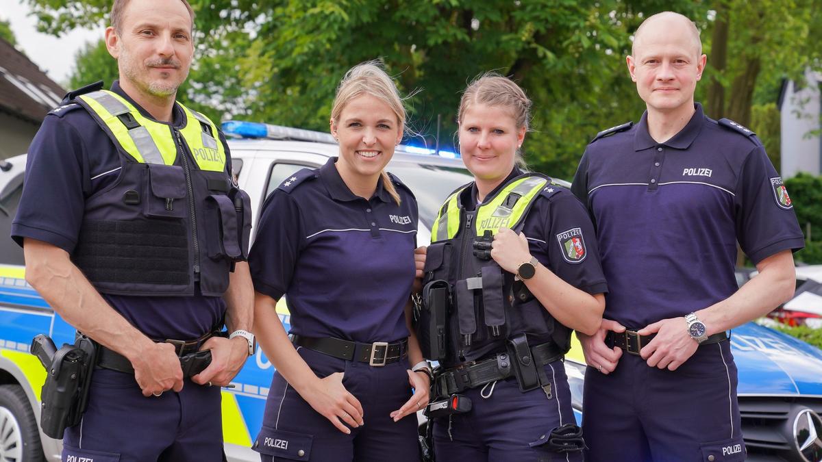 P Nktlich Zur Em Poloshirts F R Polizei Sind Da Aachener Zeitung